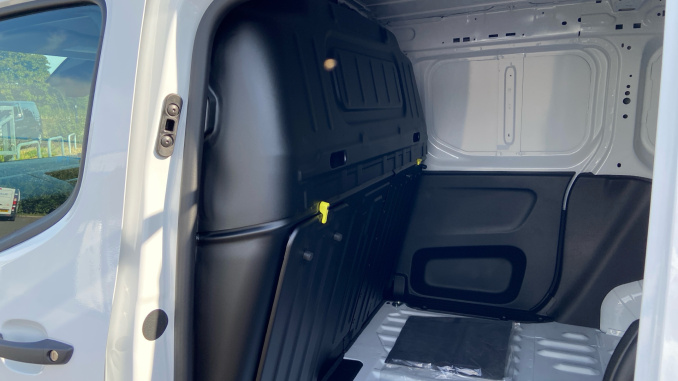 Vauxhall Combo Cargo Combo Diesel 1.5 Turbo D 100ps Prime Plus H1 Van - Image 18